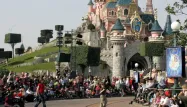 L'union des associations d'handicapés mentaux a porté plainte jeudi contre X pour des discriminations subies à Disneyland Paris.