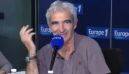 Raymond Domenech ne voit pas un joueur français être titulaire avec l'équipe d'Allemagne.