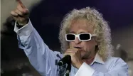 Michel Polnareff sur scène, en 2007.