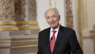 Peres pour la paix devant des imams