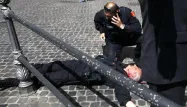 La fusillade s'est produite au moment où le nouveau gouvernement prêtait serment au palais Quirinal.