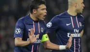 Barton et le "transsexuel" Thiago Silva