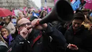 Mariage gay : manifestation face au Sénat