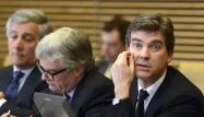 "Nous ne pensons pas que ce soit une bonne opération d'abandonner Dailymotion entre les mains d'une société, Yahoo!, dont la santé est parfois vacillante", a déclaré jeudi Arnaud Montebourg.