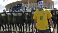 Brésil : le ballon roule, la colère gronde
