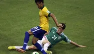 Neymar a fait tourner la tête des joueurs mexicains.