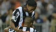 VIDÉO - La passe magique de Ronaldinho