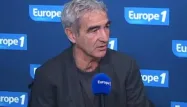Raymond Domenech suivra le match France-Ukraine dans les gradins du Stade de France.