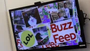 Un écran au siège de BuzzFeed, à New York. Le site a lancé une version francophone le 4 novembre 2013.
