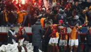 Galatasaray mate la Juve et la neige