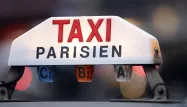 Un chauffeur de taxi est soupçonné d'avoir agressé une cliente mardi soir après l'avoir conduite chez elle.