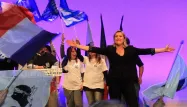 Marine Le Pen, en meeting devant 600 personnes samedi à Ajaccio, a promis de "défendre le patrimoine de la France" et de "lutter contre la dictature de l'Europe".