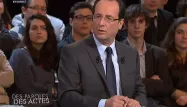 François Hollande faisait sa deuxième apparition sur le plateau de Des Paroles et des Actes.