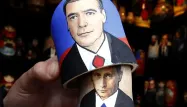 Vladimir Poutine a-t-il jamais perdu la main au Kremlin ? Ces poupées russes ne semblent pas dupes.