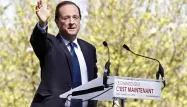 Parmi les principales mesures que François Hollande appliquera les premiers mois de son mandat : la réduction de 30% de la rémunération du chef de l'Etat et des membres du gouvernement, l'augmentation de 25% de l'allocation de rentrée scolaire ou encore le blocage pour 3 mois des prix des carburants.