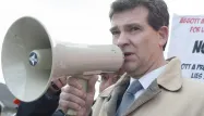 Les cinq plaignants réclament à Arnaud Montebourg 10.000 euros de dommages et intérêts.