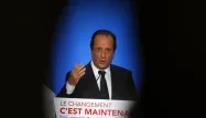 Refusant d'entrer dans la polémique sur le "vrai travail" voulue par Nicolas Sarkozy, François Hollande a décidé de prendre de la distance : il est dans la Nièvre poru rendre hommage au Premier ministre Pierre Bérégovoy.