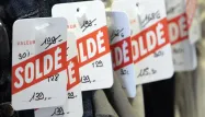 Le bilan des soldes d'été 2012 est plutôt mitigé pour les commerçants traditionnels.