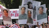 Des milliers de Chinois sont à nouveau descendus dans la rue mardi dans plusieurs villes du pays pour exiger que le Japon restitue à la Chine les îles Diaoyu/Senkaku