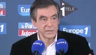 Fillon : "Ayrault sectaire et désemparé"