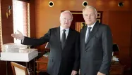 Jean-Marc Ayrault s'entretient avec Michel Vauzelle, le président PS de la région Paca.