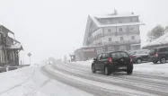 La neige a fait son arrivée samedi sur le territoire français.