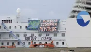 Une centaine de marins de la CGT de la SNCM ont entamé une grève depuis 16 jours. La direction estime à 200.000 euros les pertes, chaque jour.