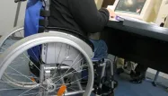 Nicolas Sarkozy a notamment annoncé la mise en place d'une enveloppe de 150 millions d'euros pour améliorer l'accessibilité des handicapés à la focntion publique.