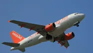 Easy Jet connaît mardi sa première grève en France mais le trafic est peu perturbé.