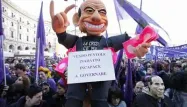 Plus de 350.000 manifestants à Rome pour dire non à Berlusconi