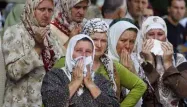 Des milliers de personnes commémorent le massacre de Srebrenica