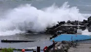La Réunion en alerte violette, le plus haut niveau, à l'approche du cyclone Garance