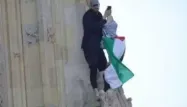 VIDÉO - Un homme escalade Big Ben à Londres avec un drapeau palestinien