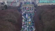 Allemagne : des milliers de tracteurs bloquent Berlin, la colère des agriculteurs à son apogée