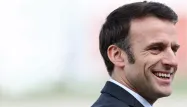 Emmanuel Macron tout sourire