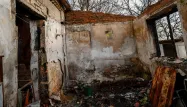 Le village d'Andriïvka, au sud de la ville dévastée de Bakhmout sur le front Est, est repris par les forces ukrainiennes.