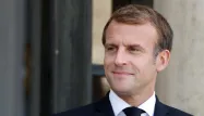 Emmanuel Macron annonce un "contrat engagement jeune" qui entrera en vigueur le 1er mars 2022.