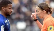 Stéphanie Frappart sera l'un des sifflets de la Ligue 1 2019-20 après avoir arbitré deux rencontres lors de l'exercice précédent.