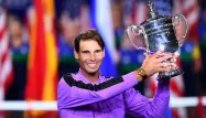 Nadal soulève le trophée de l'US Open, tournoi qu'il a gagné 4 fois
