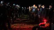 Des centaines d'agriculteurs ont manifesté leur colère avant que les forces de l'ordre ne reprennent le contrôle de la ferme en fin de soirée.