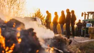 Des agriculteurs sur un blocage en Occitanie.
