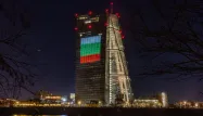 Le drapeau bulgare a été projeté sur l'immeuble de la BCE pour célébrer le passage prochain du pays à l'euro.