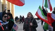 EXTRAIT - Iran : les Français se rassemblent place du Trocadero en soutien à la population iranienne
