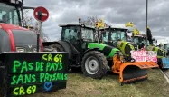 Une cinquantaine d'agriculteurs étaient réunis à Strasbourg pour bloquer le pont de l'Europe.