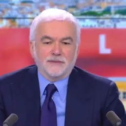 La parentalité, un gage de sincérité en politique et l'apparition surprise de Céline Dion aux Grammy Awards : L’Heure des Pros du 05/02/2024