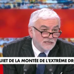 Omar Sy inquiet de la montée de l'extrême droite, le discours pour une Europe fédérale d'Emmanuel Macron à la Sorbonne : L’Heure des Pros du 26/04/2024