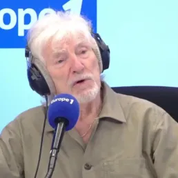 Hugues Aufray, auteur-compositeur-interprète