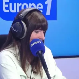 Une femme interpelée après avoir chanter avec son idole à un concert