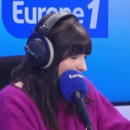 Deux inconnus bloqués sur un bâteau de croisière vont se marier