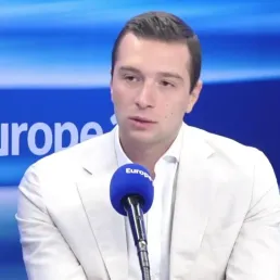 EXTRAIT - Jordan Bardella : «Mélenchon est un macron pressé»